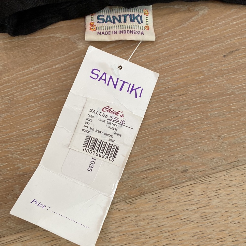 Santiki Short Sarong in Black - Picture 2 of 4
